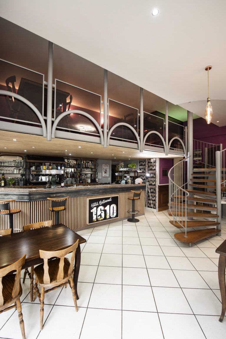 salle (19) copie-bistrorant1610